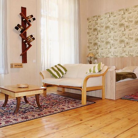 Solo Room Apartment Tbilisi Luaran gambar