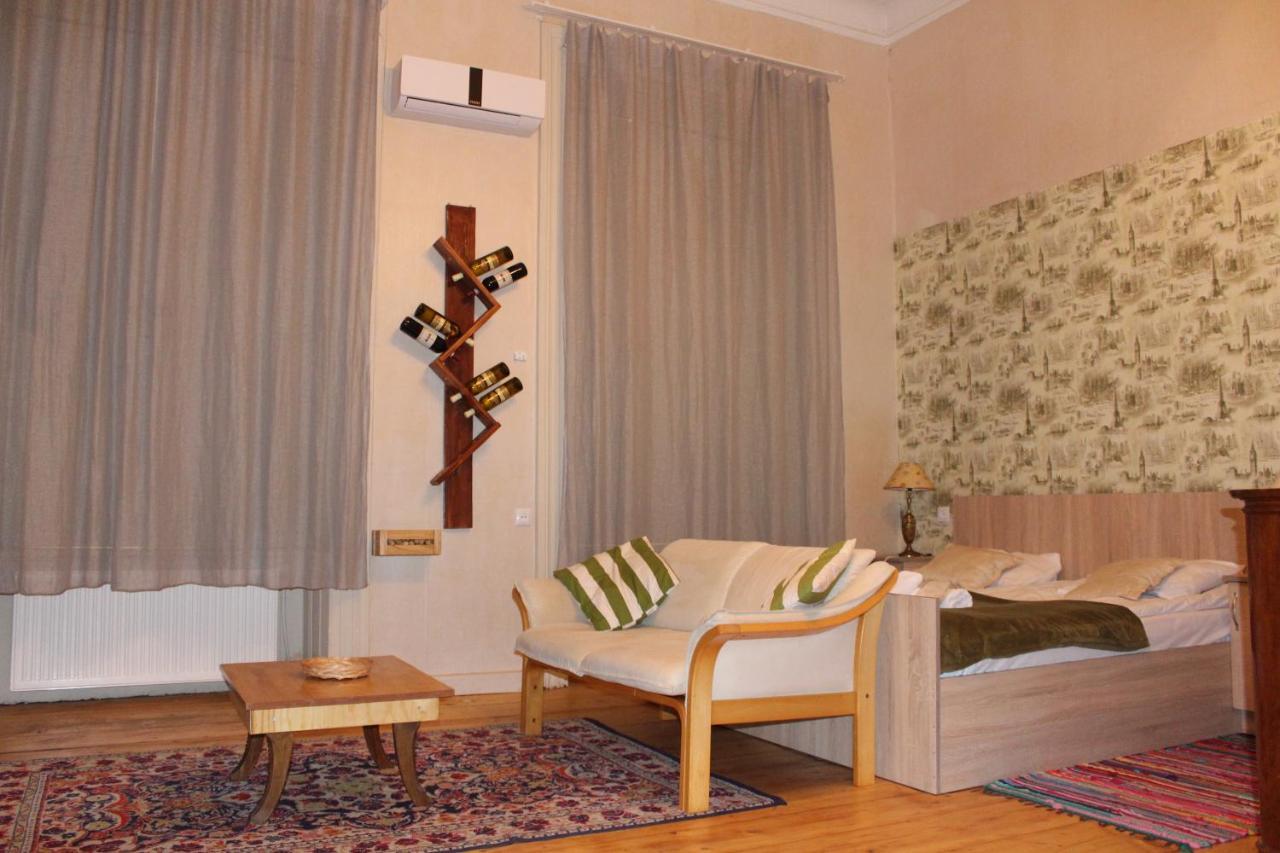 Solo Room Apartment Tbilisi Luaran gambar